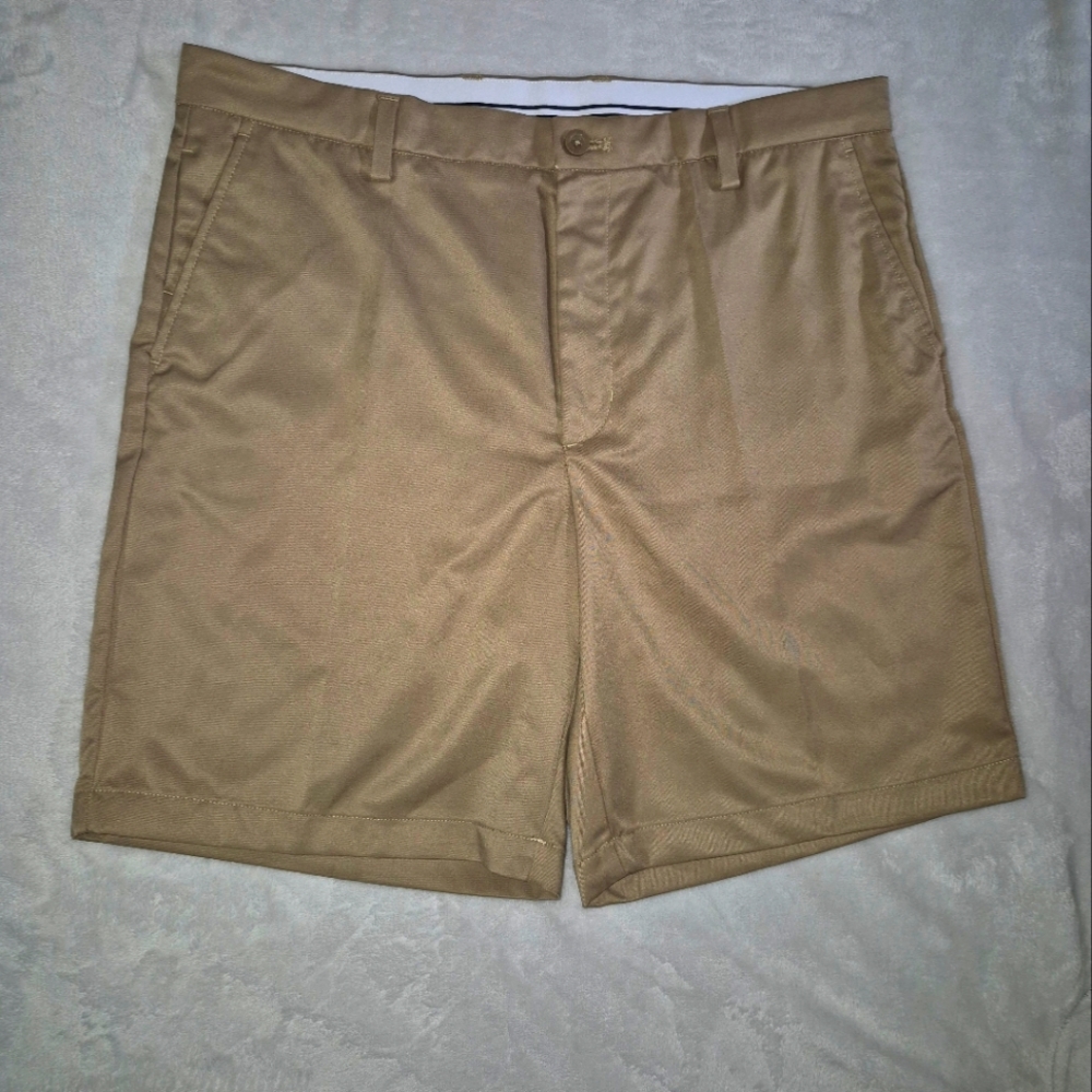 Men's Tan Shorts NWT